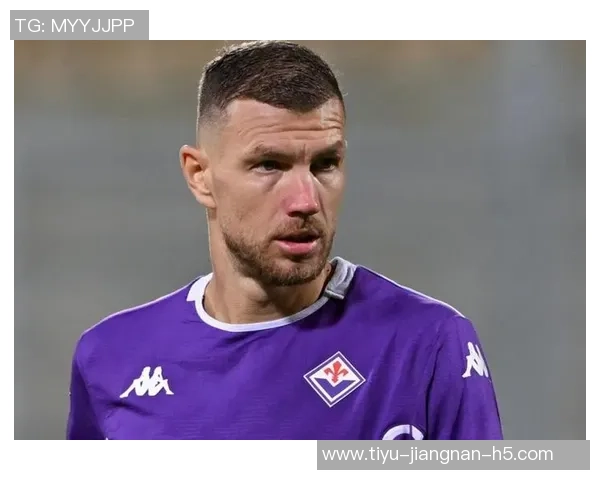 德乙领头羊沙尔克向39岁中锋哲科提出实质性报价巴黎FC同样表现出兴趣 德乙领头羊沙尔克向39岁中锋哲科提出实质性报价巴黎FC同样表现出兴趣