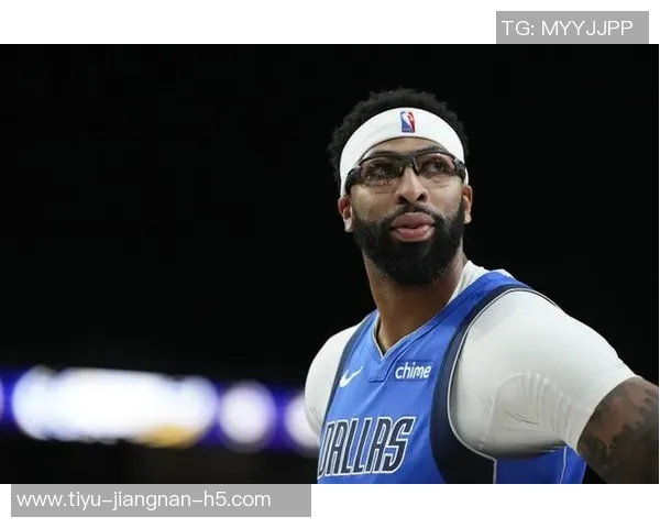 独行侠对阵公牛华盛顿因脚踝扭伤缺席场均147分74板的他将缺阵